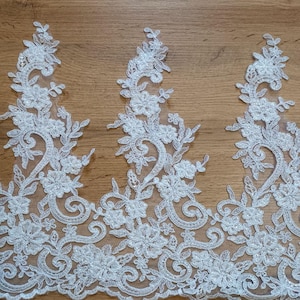 花の刺繍が施された白いブライダルレースのトリム、ベール、袖、コルセット、ガウンの装飾用のウェディングレースの縁飾り、裁縫用品（1ヤードあたり）