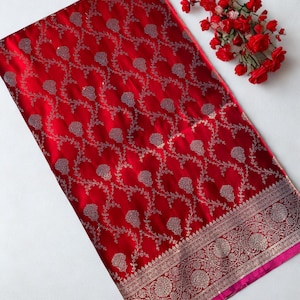 Banarasi-mushroosatijnen zijden sari: volledig zari-geweven en zelfwevende blouse