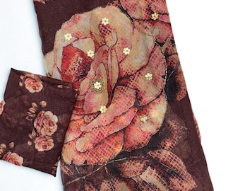 Tebby Silk Saree: digitale bloemenprint en handwerk, designerrand en bedrukte blouse