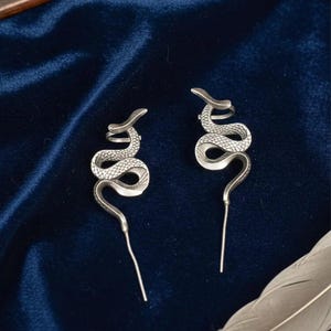 Snake Ear Cuff, Snake Earrings, Serpent Ear Wrap, Snake Jewelry, Gothic Ear Cuff, Reptile Jewelry, Statement Earring, Gift for Her