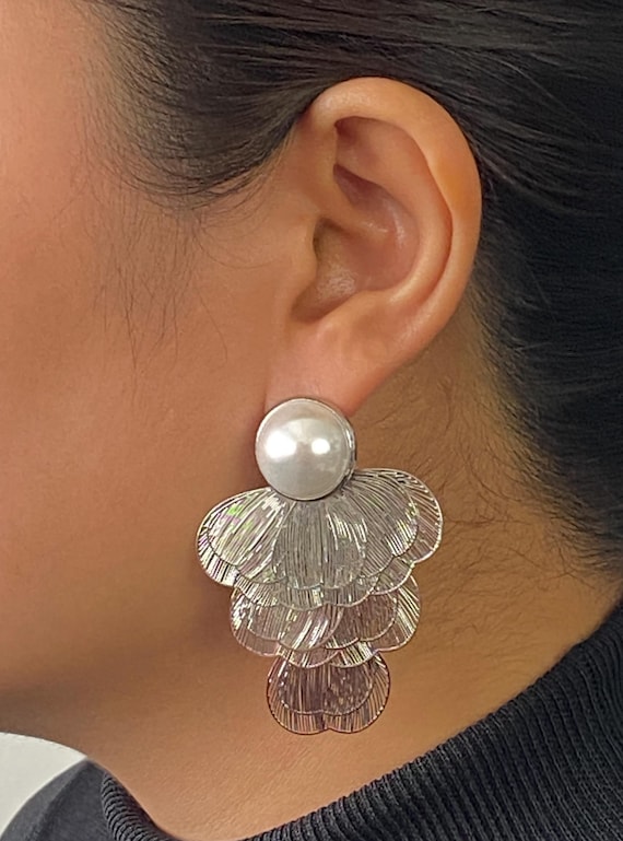 Silver Pearl Fan Earrings: Elegant Statement Drop Jewelry - Etsy display picture 3