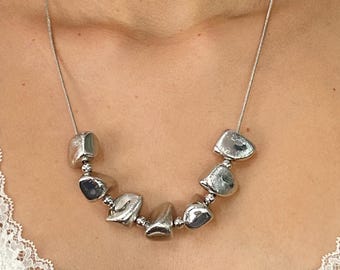 Collier de grosses pépites d'argent : bijoux tendance en métal irrégulier