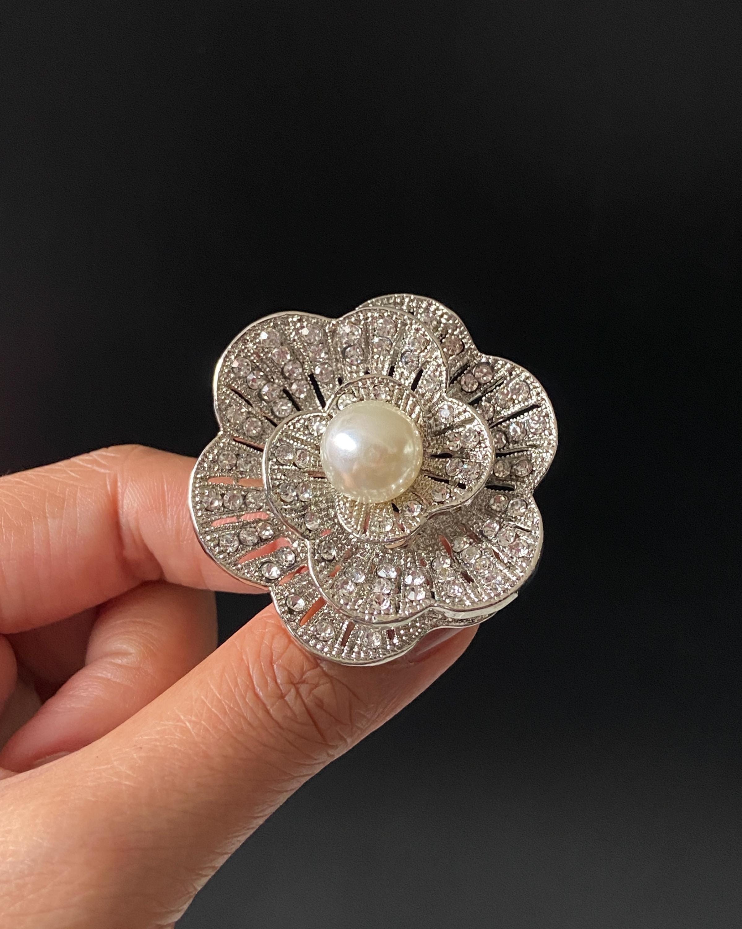 Broche Fantaisie Ancienne – Pierres Et Strass, Motif Indéchiffrable