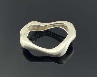 Silver Hinged Bangle Bracelet, Modern Wavy Bangle, Chunky Minimalist Bracelet, Sculptural Dome Bangle, Gift for Her