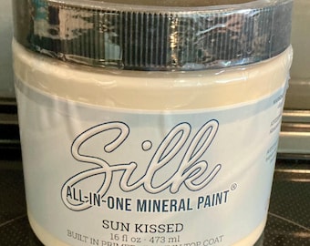 Dixie Belle Silk All-in-One Mineral Paint: Sun Kissed (16oz)
