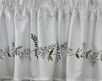 Mountain Cranberry Window Valance