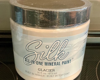 Dixie Belle Silk All-In-One Mineral Paint: Glacier (16 oz)