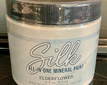 Dixie Belle Silk All-in-One Mineral Paint: Elderflower (16oz)
