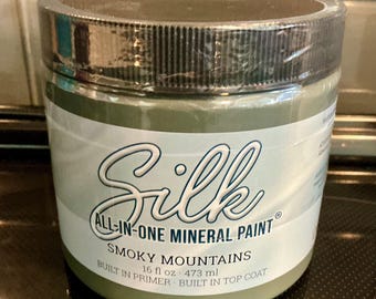 Dixie Belle Silk All-in-One Mineral Paint: Smoky Mountains (16 oz)