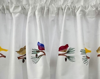 Backyard Birds Window Valance