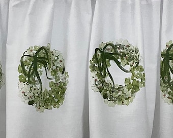 Green Wreath Valance