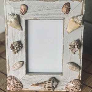 Coastal Seashell Picture Frame – Handmade Beach Decor with Natural Florida Shells – Nautical Ocean-Inspired Gift