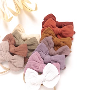 Bandeau avec noeuds pour bébé, noeuds pour bébé fille, pinces à cheveux pour toute petite fille, bandeaux pour nouveau-né fille, noeuds pour cheveux de bébé, bandeau doux pour bébé, petits noeuds en gaze.