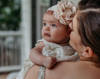 Bandeau pour bébé, bandeau en dentelle, bandeau de baptême, bandeau pour nouveau-né, bandeau à fleurs, bandeau de demoiselle d'honneur, bandeau de mariage, noeud de baptême