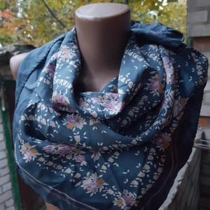 Vintage Elegant Blue Women&#39;s Floral Silk Scarf