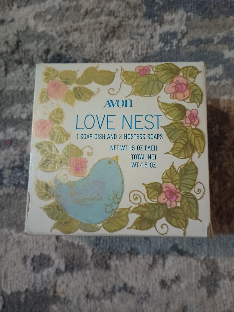 Jabonera Love Nest de Avon - Tres jabones con fragancia para ocasiones especiales - Vintage NOS NIB imagen 1