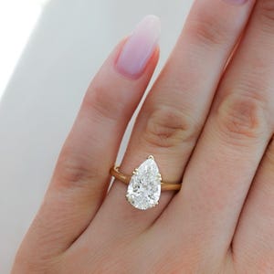 Pierścionek zaręczynowy z 14-karatowego złota z diamentem w kształcie gruszki laboratoryjnej – 3-karatowy solitaire