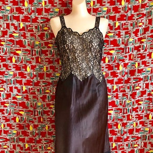 Gorgeous vintage 40's 50's black floral lace negligee slip illusion bust scallop shaped bombshell sexy pin up Barbizon S / M image 1