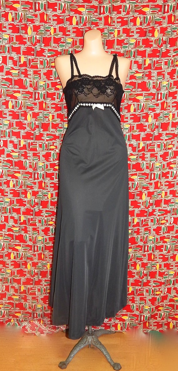 Beautiful vintage 60's black see through floral la