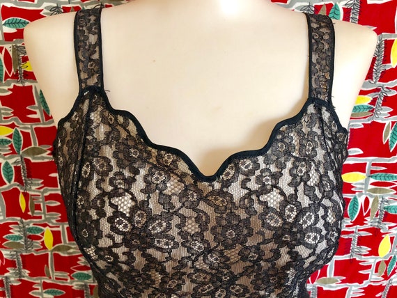 Gorgeous vintage 40's 50's black floral lace negl… - image 3