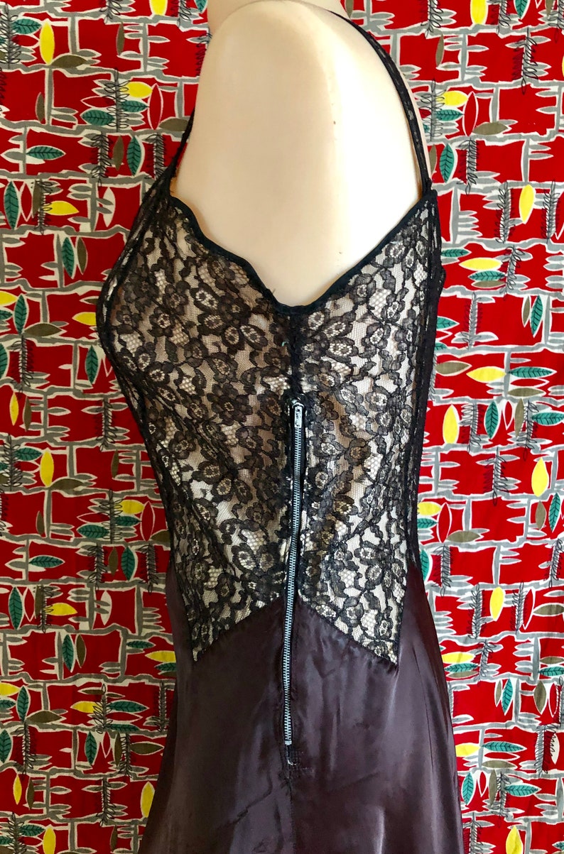 Gorgeous vintage 40's 50's black floral lace negligee slip illusion bust scallop shaped bombshell sexy pin up Barbizon S / M image 4