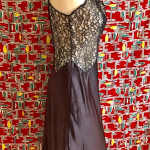 Gorgeous vintage 40's 50's black floral lace negligee slip illusion bust scallop shaped bombshell sexy pin up Barbizon S / M image 6