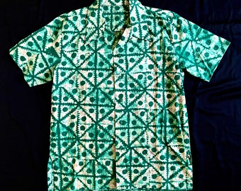 Tribal vintage 60's 70's green white geometric Hawaiian men shirt Tiki psyche polka dots Tapa - M / L