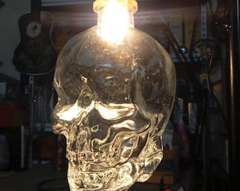 Suspension vintage bouteille de vodka | Lampe à suspension gothique E27 | Luminaire LED en verre recyclé 5 W | Décoration de bar industrielle