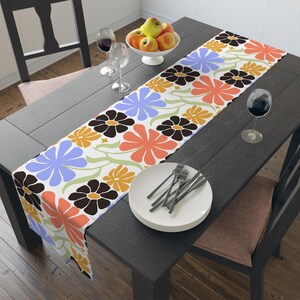 Floral Cotton Table Runner, Vibrant Home Decor for Gatherings, Perfect Gift for Housewarming, Modern Table runner, Bold pattern table runner
