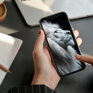 Sfondo per telefono con leone bianco: ritratto di un animale maestoso, potente arte della fauna selvatica, regale re della giungla, sfondo per iPhone e Android, 4K