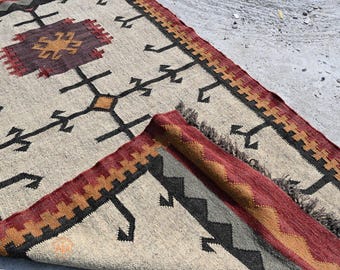 Handwoven Wool Jute Kilim Rug: Eco-Friendly Dhurrie, Geometric Design