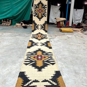 Handwoven Wool Jute Kilim Runner Rug: Oriental Indian Design