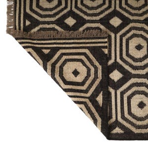 Handwoven Wool Jute Kilim Rug: Bohemian Indian Dhurrie