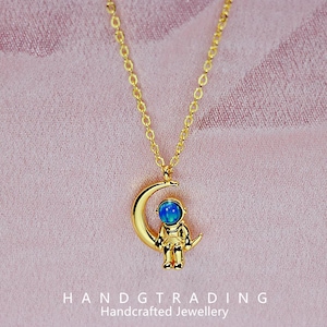 スペースブルーオパール ディープグリーングロー 宇宙飛行士ペンダントネックレス サイズ調整可能 女性向けユニークジュエリー
