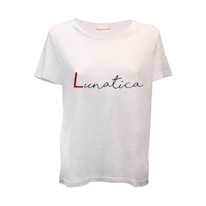 LUNATICA NEW SS25 Camiseta de mujer confeccionada artesanalmente en 100% algodón orgánico con bordado. Hecho en Italia
