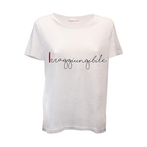 NOVA INACESSÍVEL SS25 Camiseta feminina feita à mão em 100% algodão orgânico com bordado. Feito na ITÁLIA