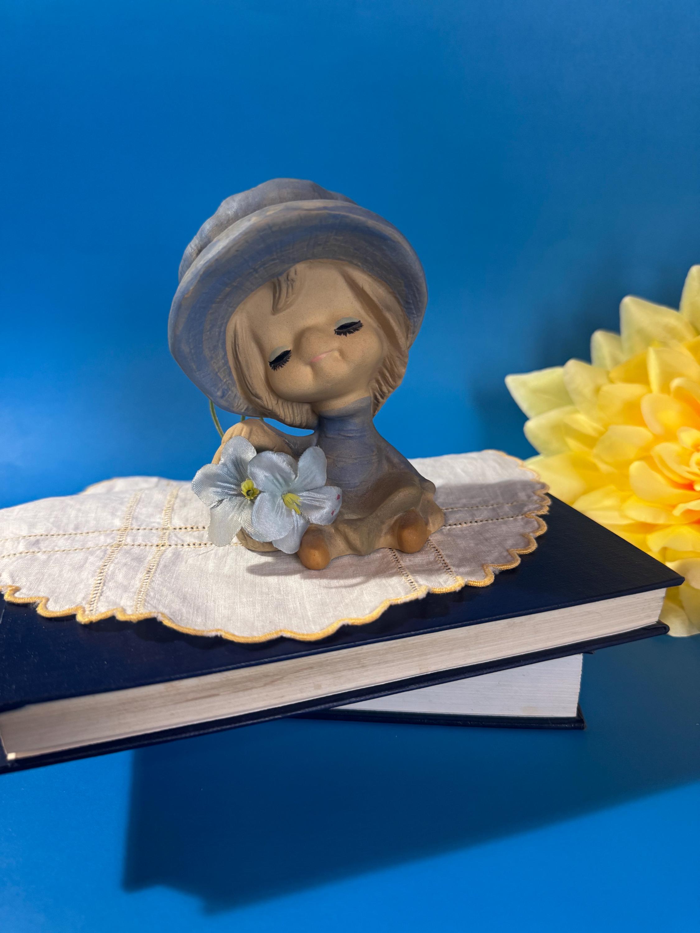 小物 utauinu Vintage UCTCI Japan Figurine | Trixie Girl With Flower Pockets