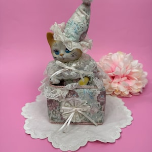 Vintage Animated Porcelain Cat Music Box – Plays 