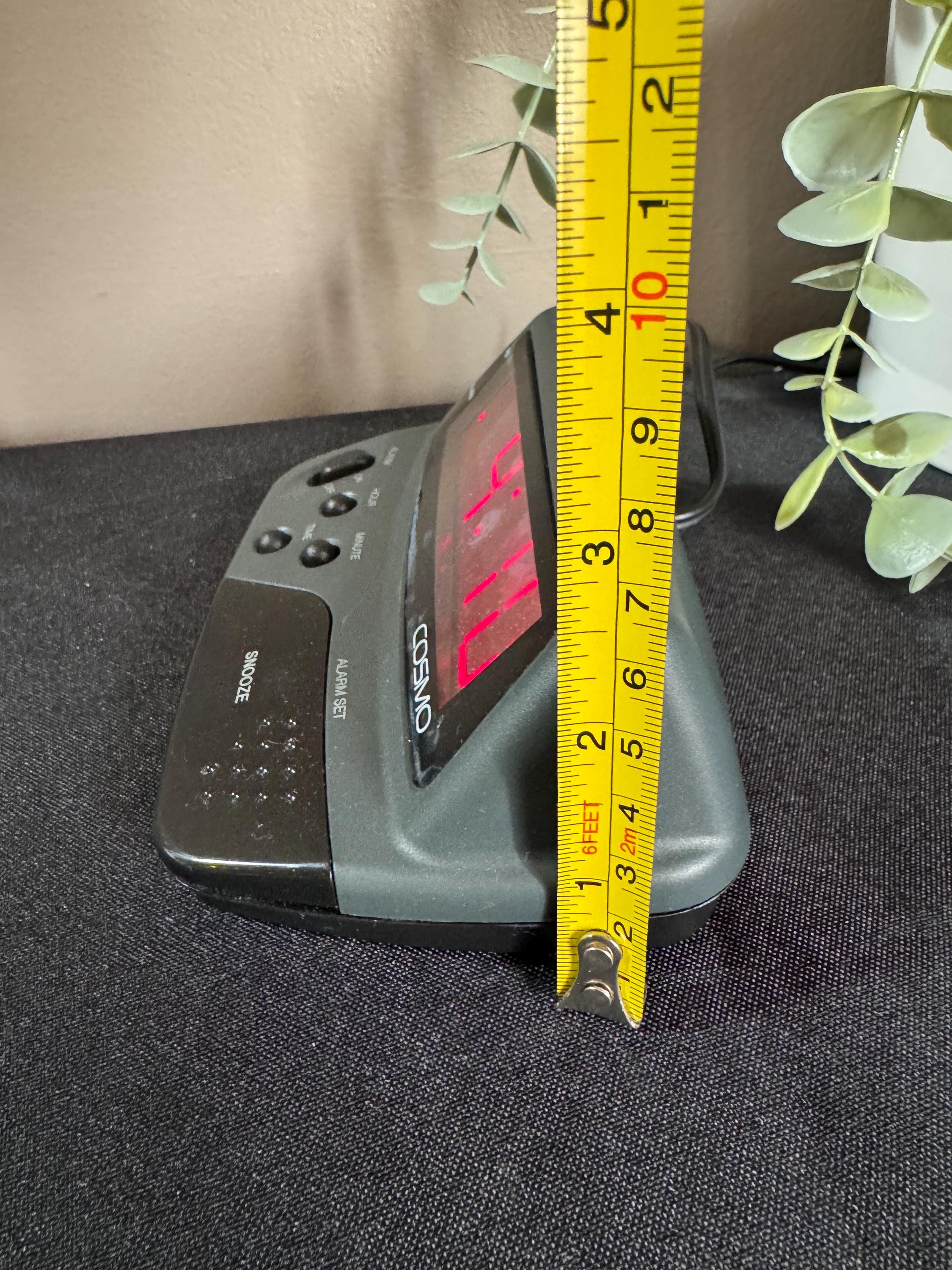 Vintage Cosmo E818 Digital Alarm Clock - Retro Electronic Clock