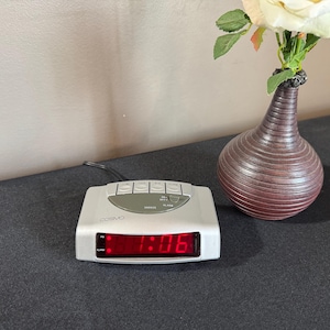 Vintage Cosmo E539X LED Display Bedside Clock, Digital Alarm Clock, Retro Decor