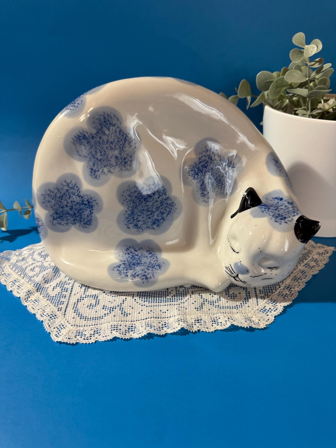 Vintage Flambro Sleeping Cat Figurine Blue Cloud Ceramic Etsy vintage-flambro-sleeping-cat-figurine-blue-cloud-ceramic-etsy