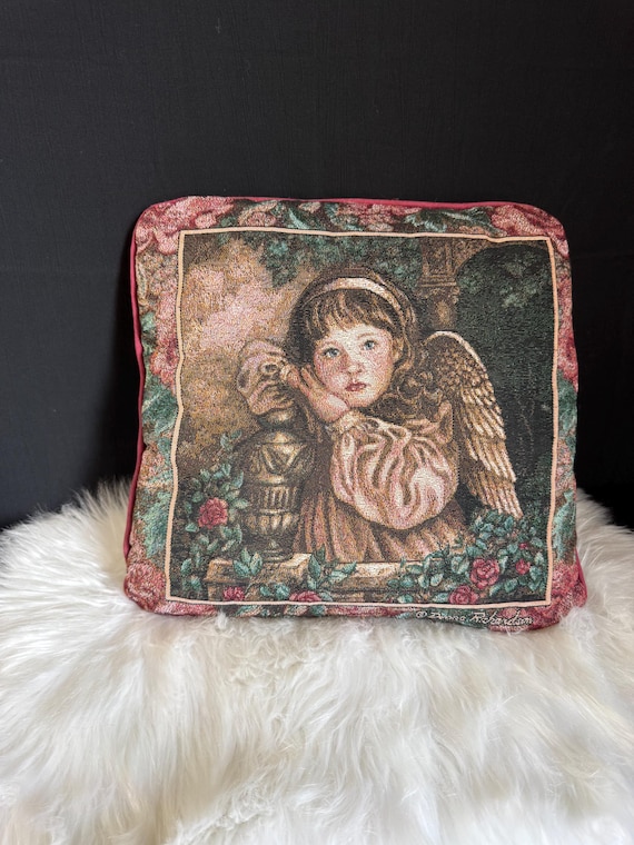 ヴィンテージ タペストリー ピロー：天使とバラ - ルネッサンス