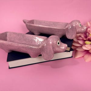 Vintage rosa glittrande tax keramisk bricka | Kitsch Weiner hunddekor