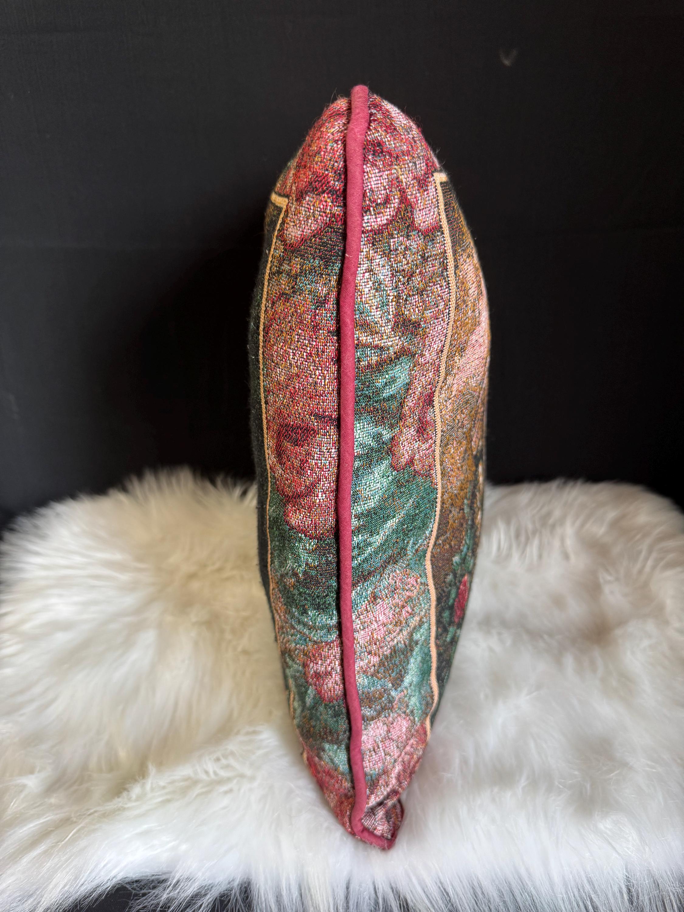 ヴィンテージ タペストリー ピロー：天使とバラ - ルネッサンス