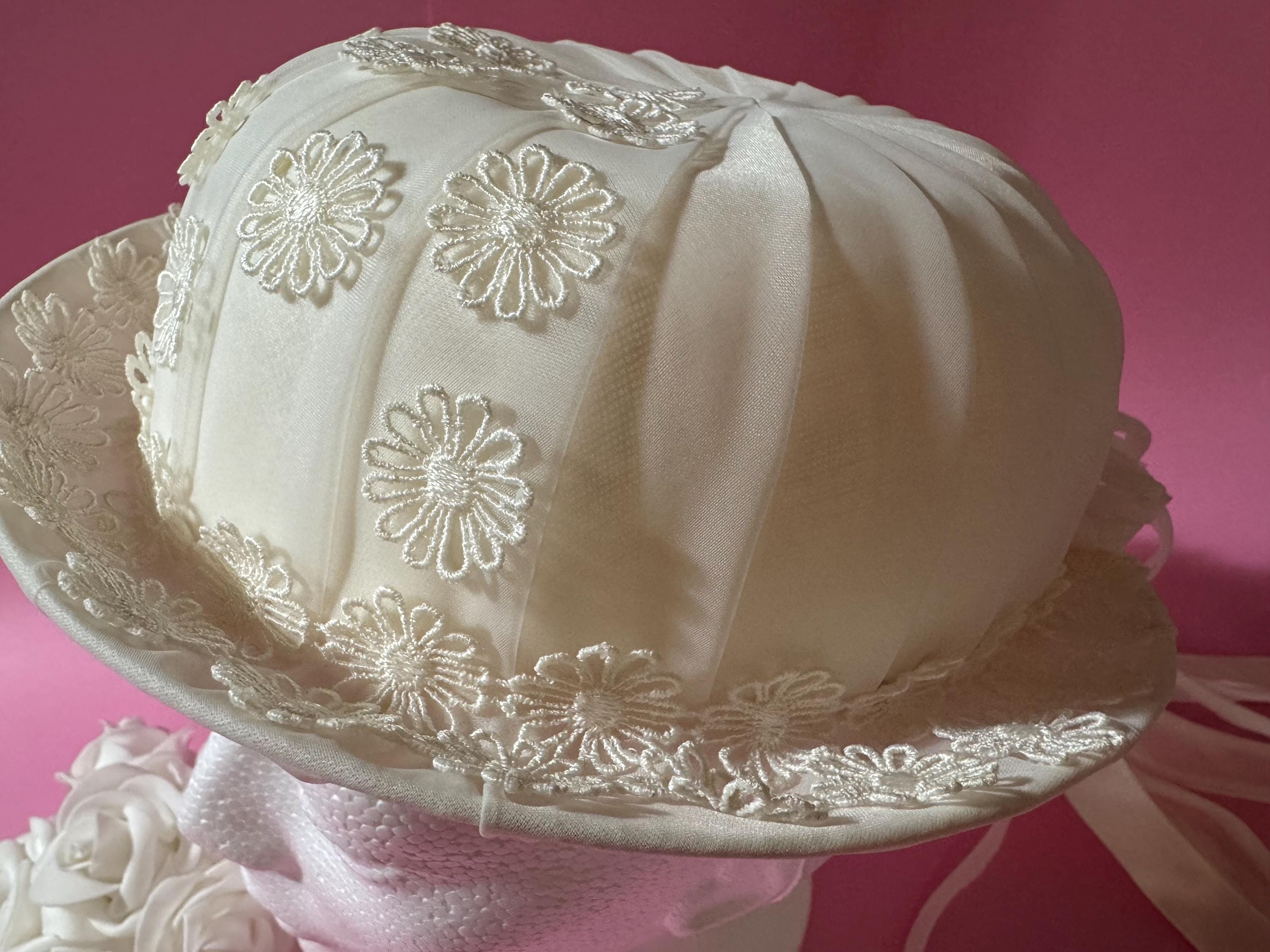 Vintage-Inspired Lace Floral Cloche Hat in Ivory Ivory Cloche Hat - Etsy main image 3