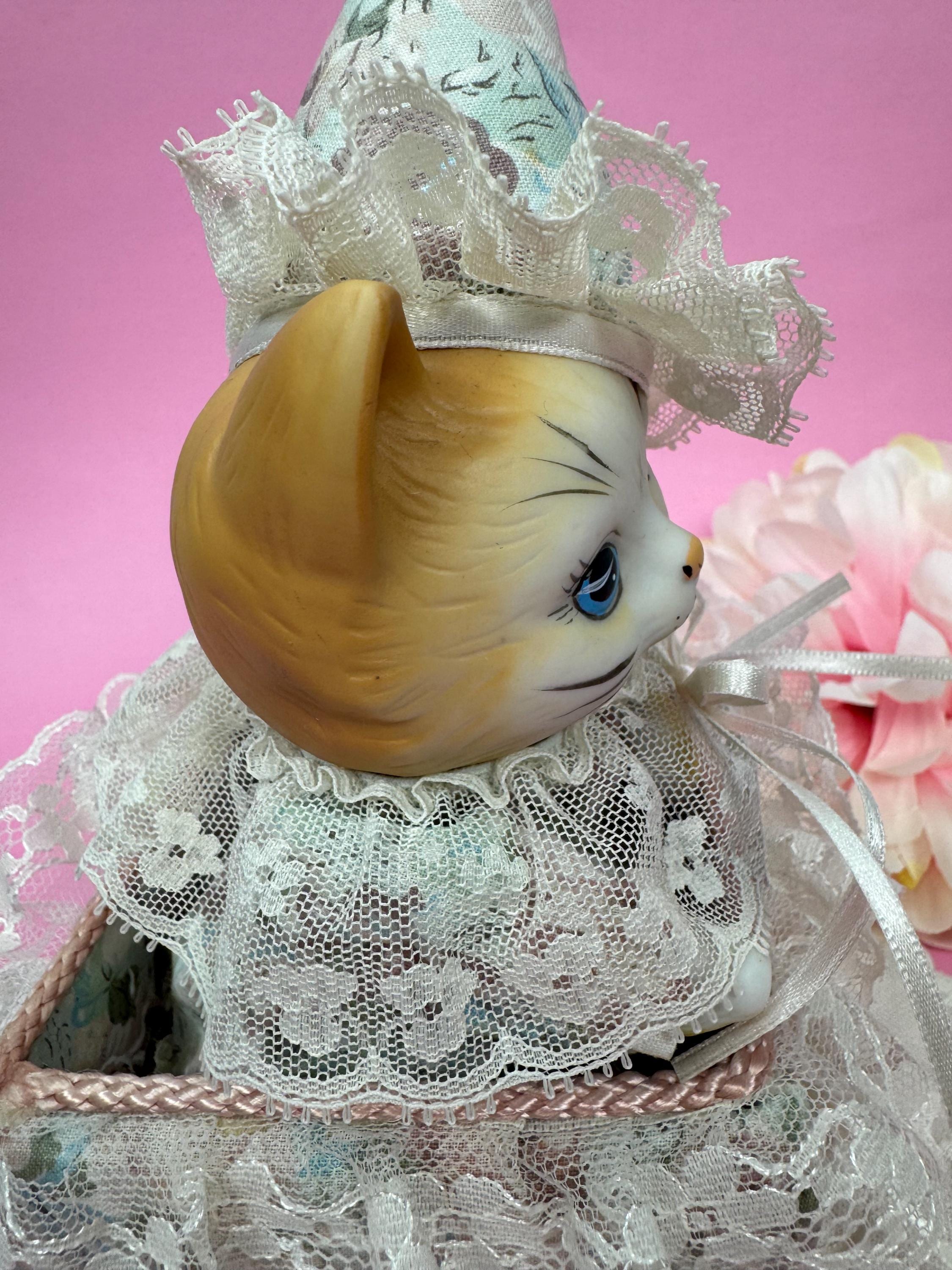 Vintage Animated Porcelain Cat Music Box – Plays 