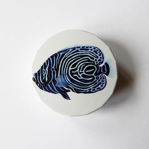 Boite Clic-Clac métal Illustrée Poisson Bleu boite à bonbons pilules cendrier de poche