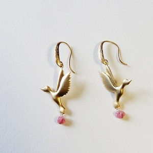 Matte gold plated hummingbird earrings with glass beads