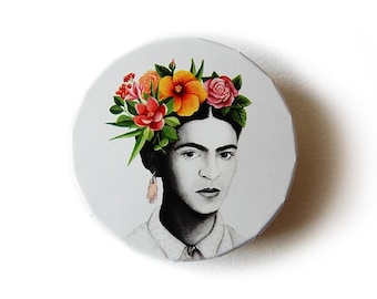 Boite Clic-Clac métal Illustrée Frida Kahlo boite à pilules bonbons cendrier de poche