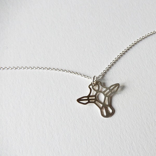 Collier et pendentif en argent tête de girafe stylisée origami oneline